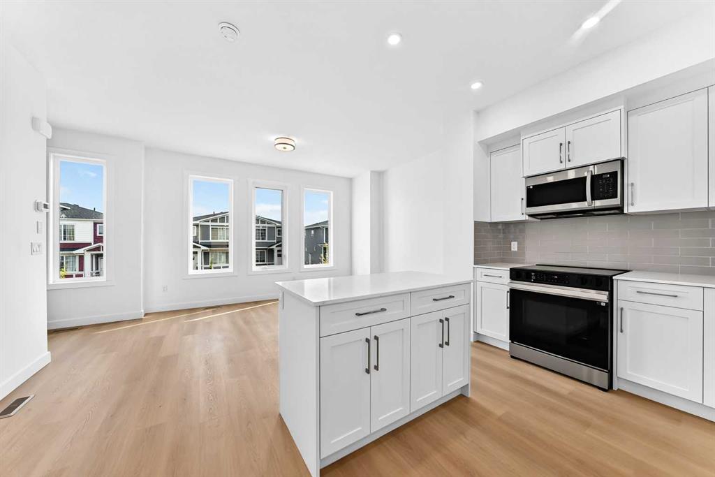 145 Chelsea Mews Unit: 96