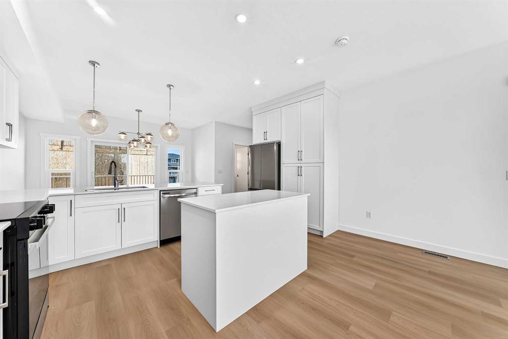 145 Chelsea Mews Unit: 96