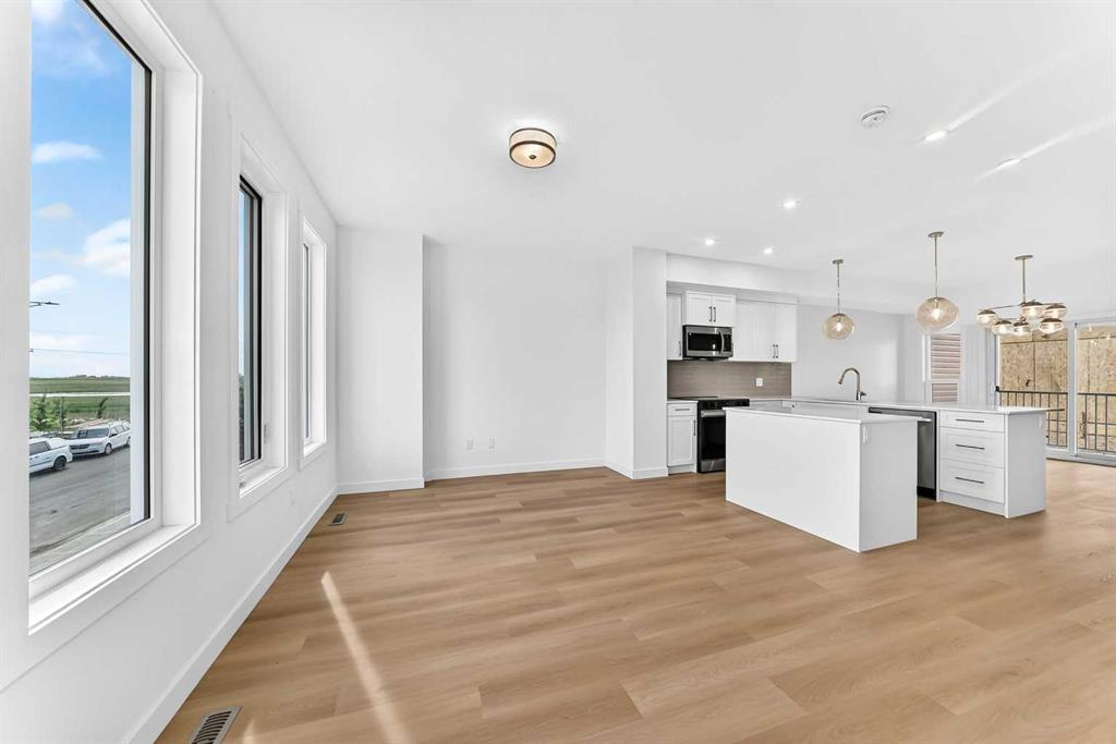 145 Chelsea Mews Unit: 96