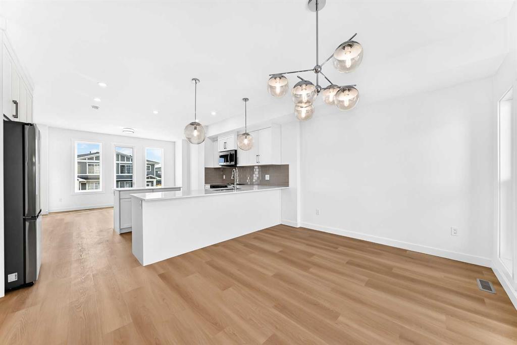 145 Chelsea Mews Unit: 96