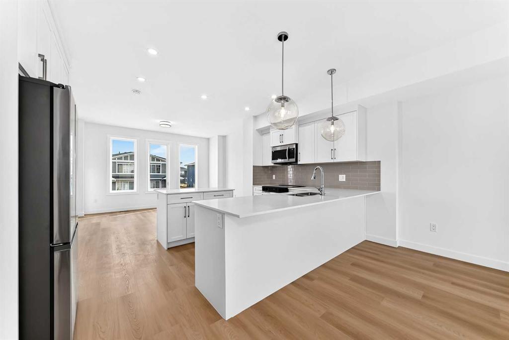145 Chelsea Mews Unit: 96