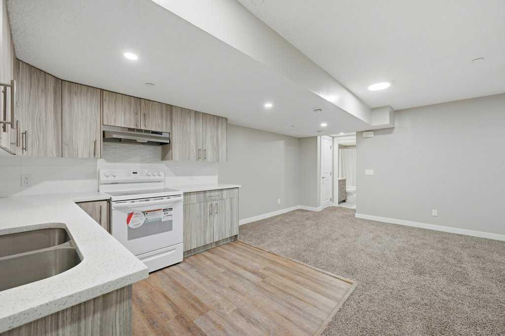 75 Howse Crescent NE