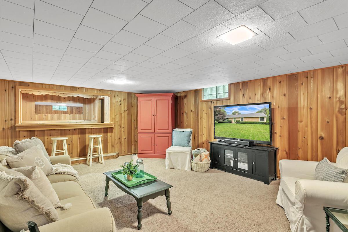 300 Sunny LANE