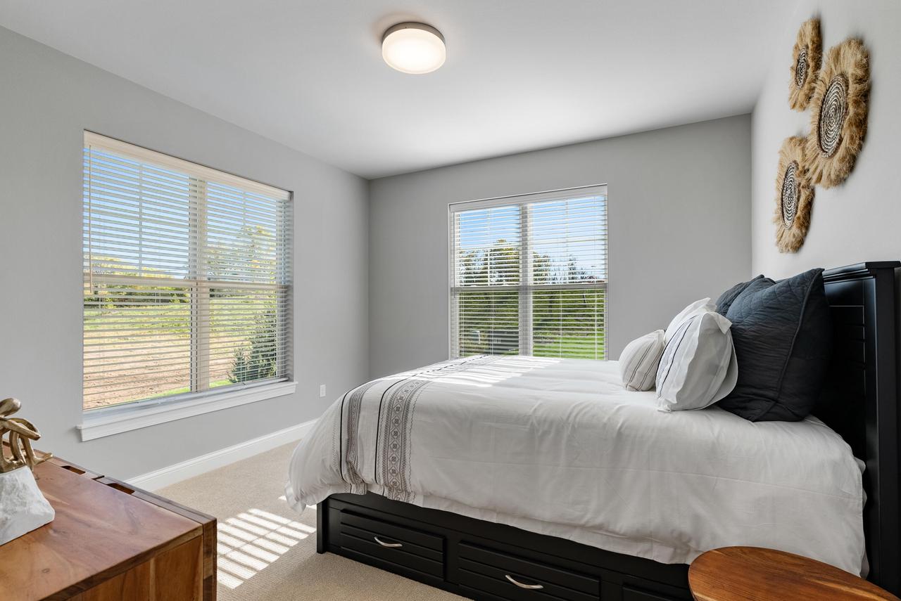 1733 North River CIRCLE