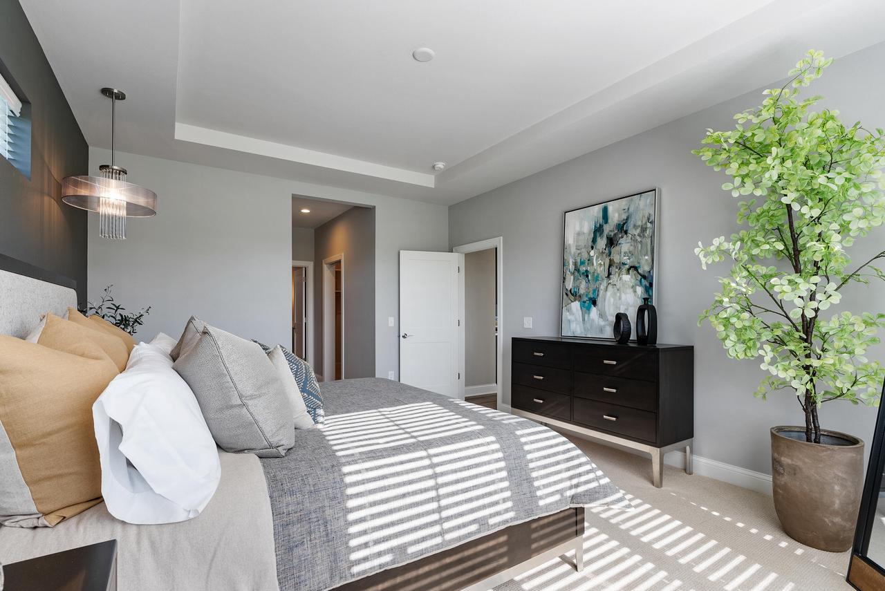 1733 North River CIRCLE