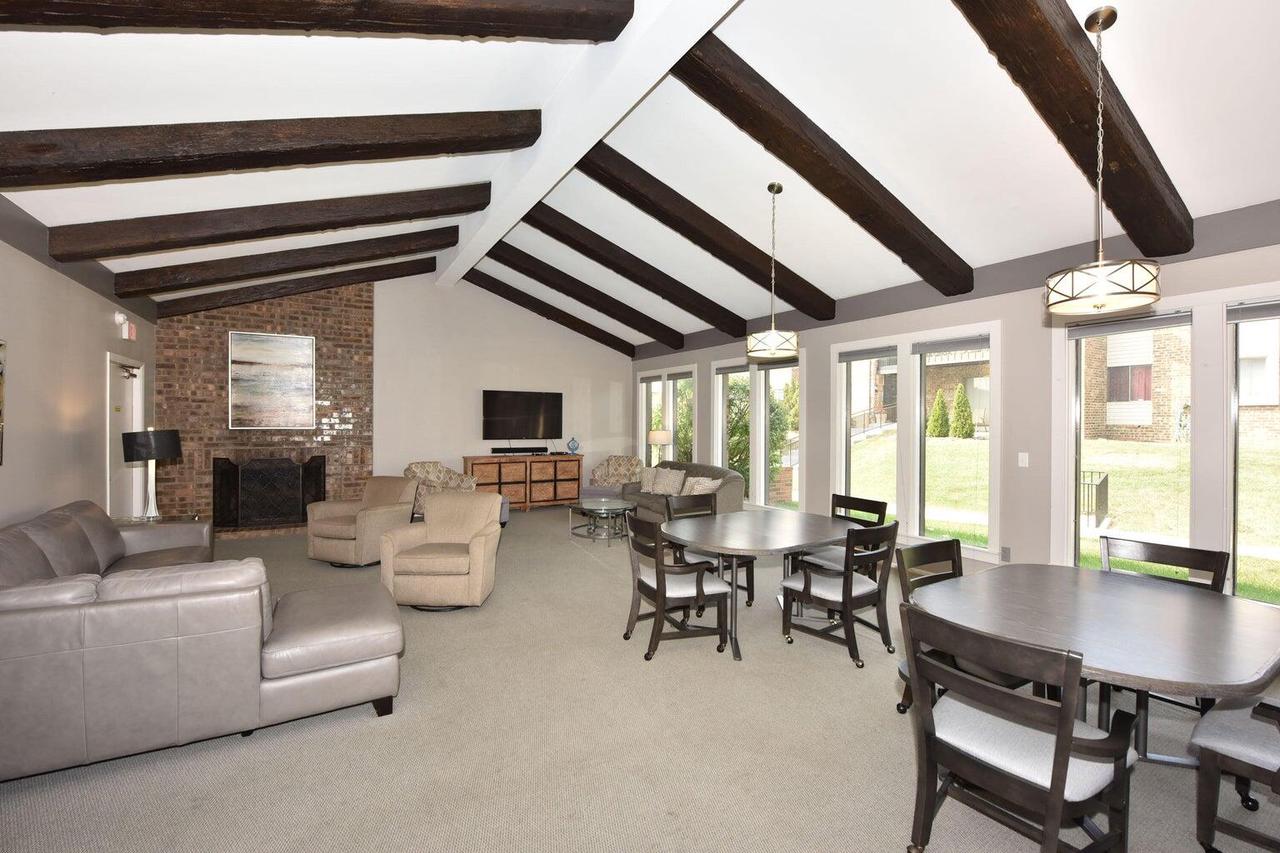 3609 North Tucker PLACE 209
