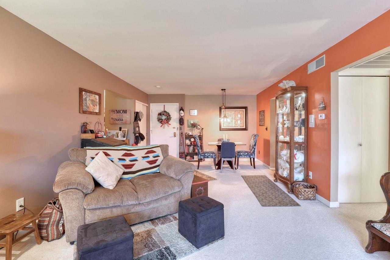 3609 North Tucker PLACE 209