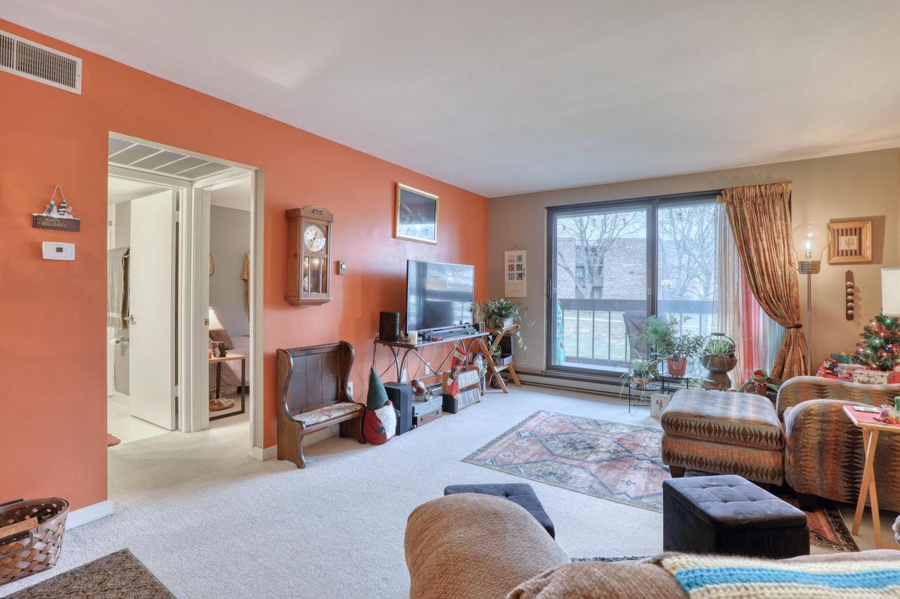 3609 North Tucker PLACE 209