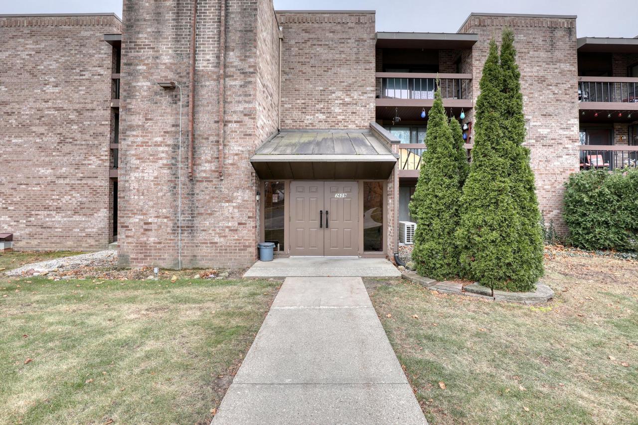 3609 North Tucker PLACE 209