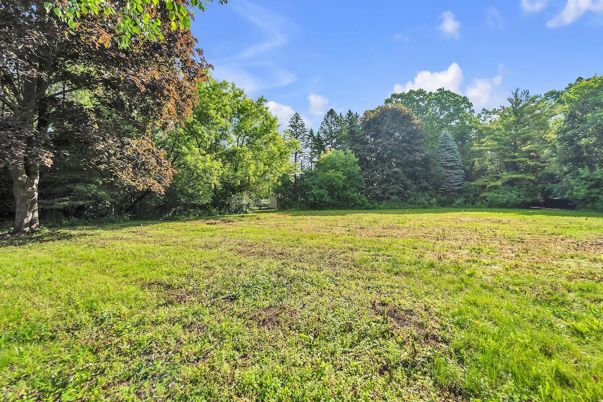 12345 North EAST SHORELAND DRIVE