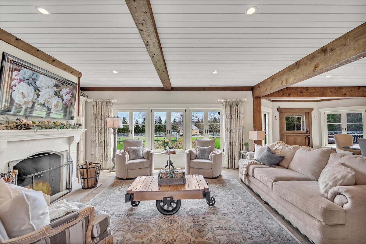 10475 West Hawthorne ROAD