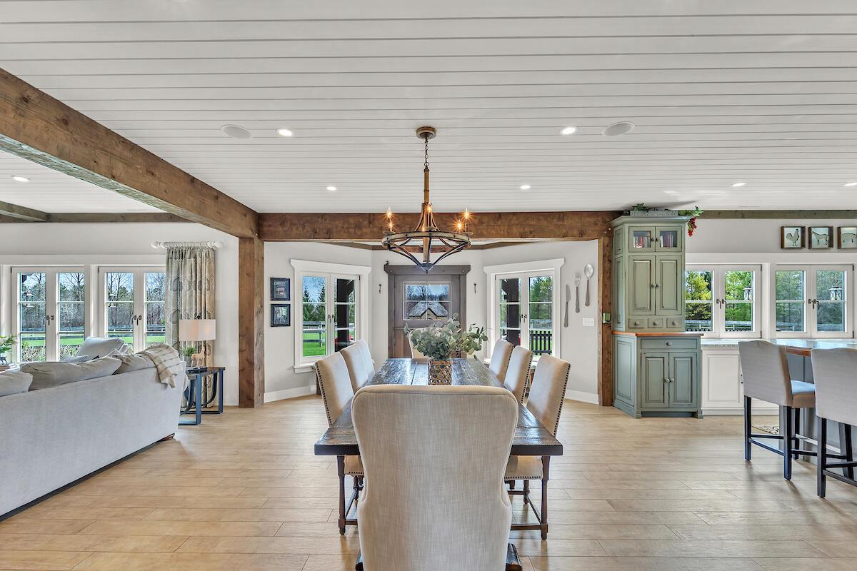 10475 West Hawthorne ROAD