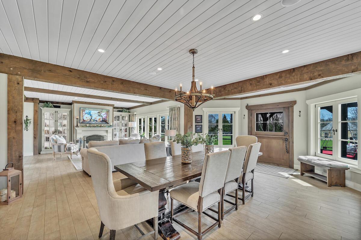 10475 West Hawthorne ROAD