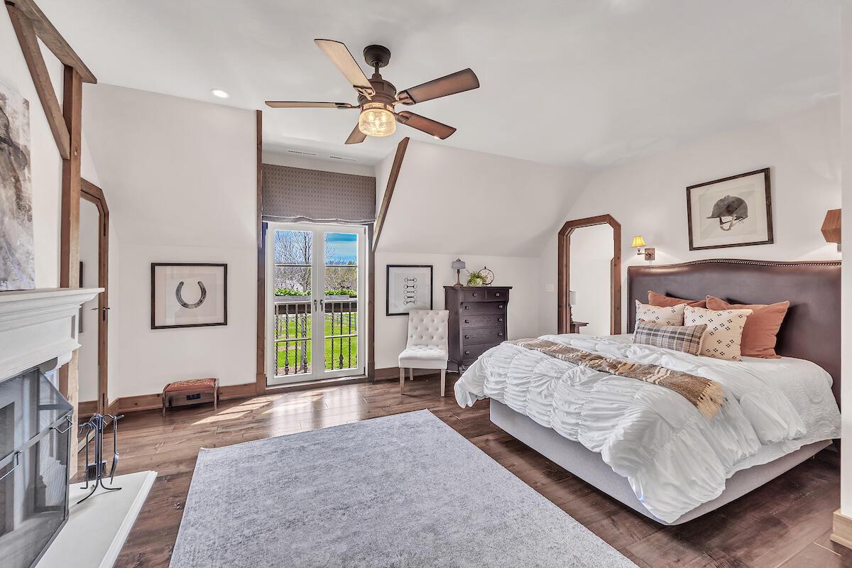 10475 West Hawthorne ROAD