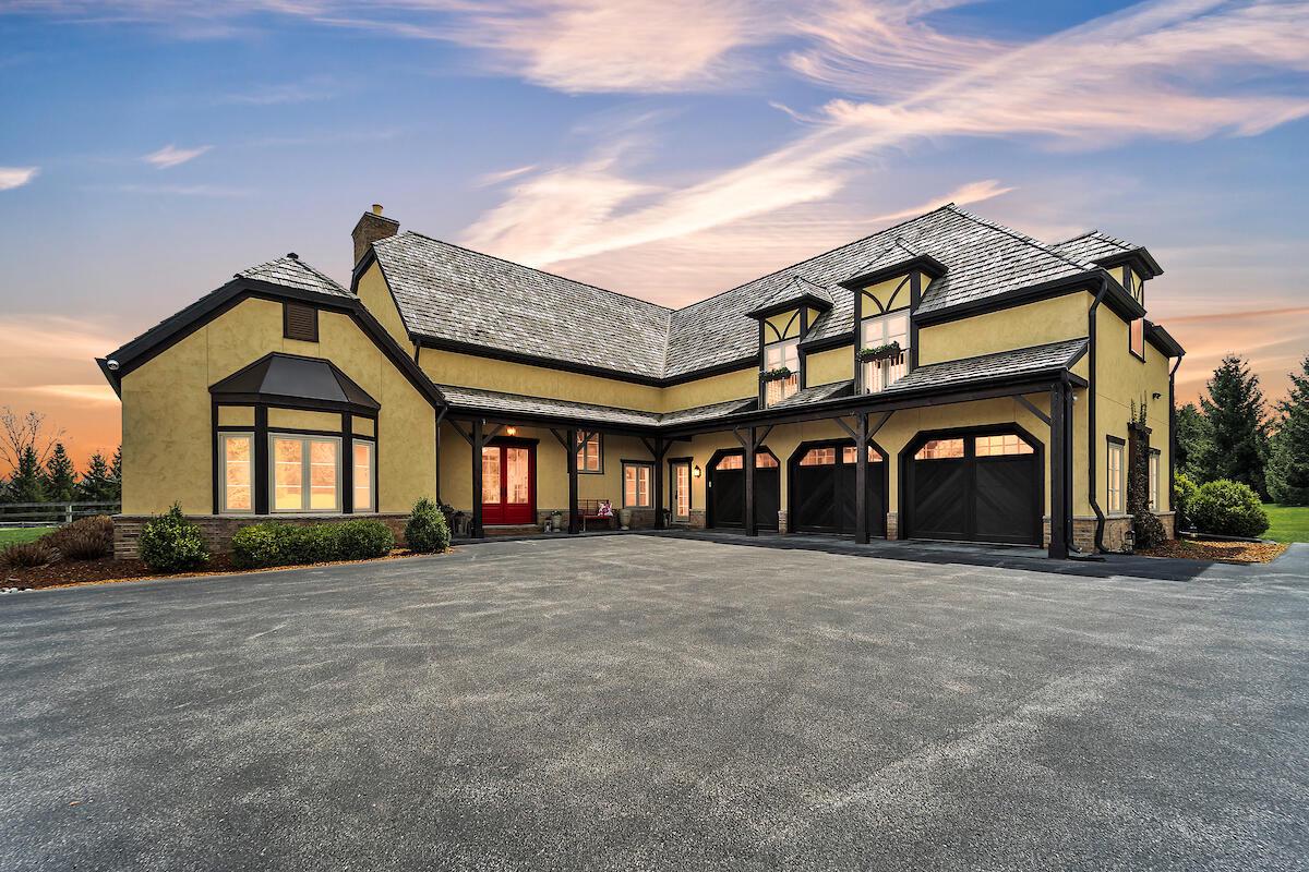 10475 West Hawthorne ROAD