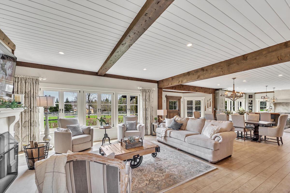 10475 West Hawthorne ROAD