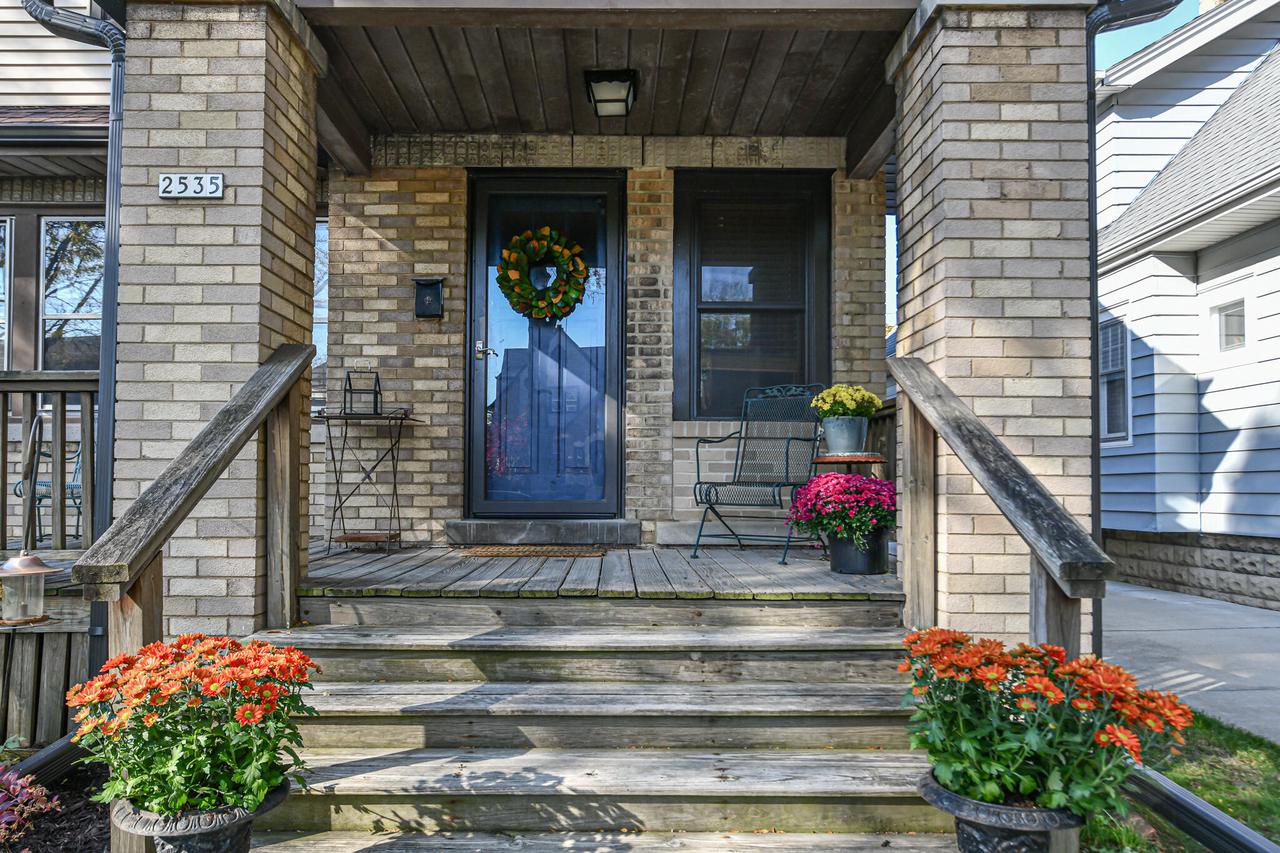 2535 North 69th STREET