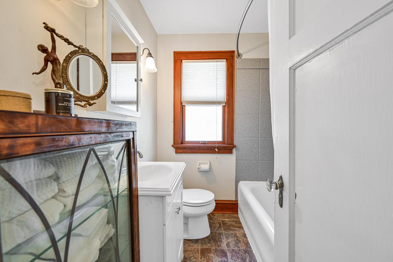 2535 North 69th STREET