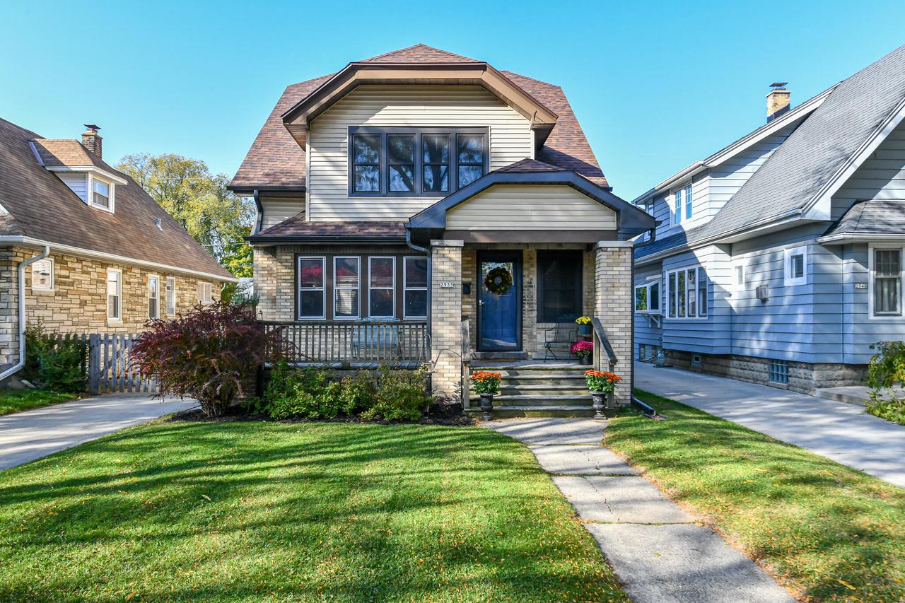 2535 North 69th STREET