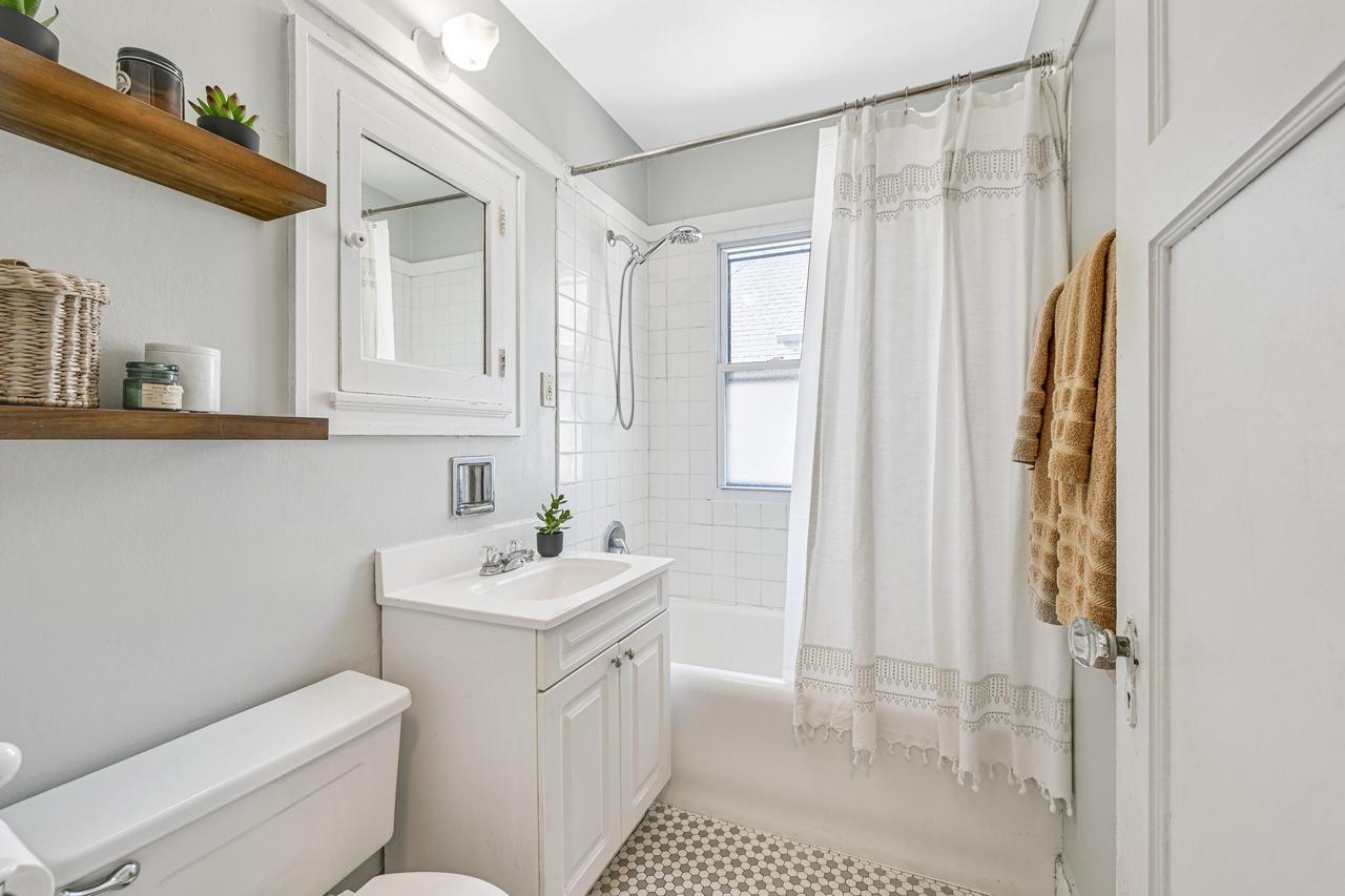 2535 North 69th STREET