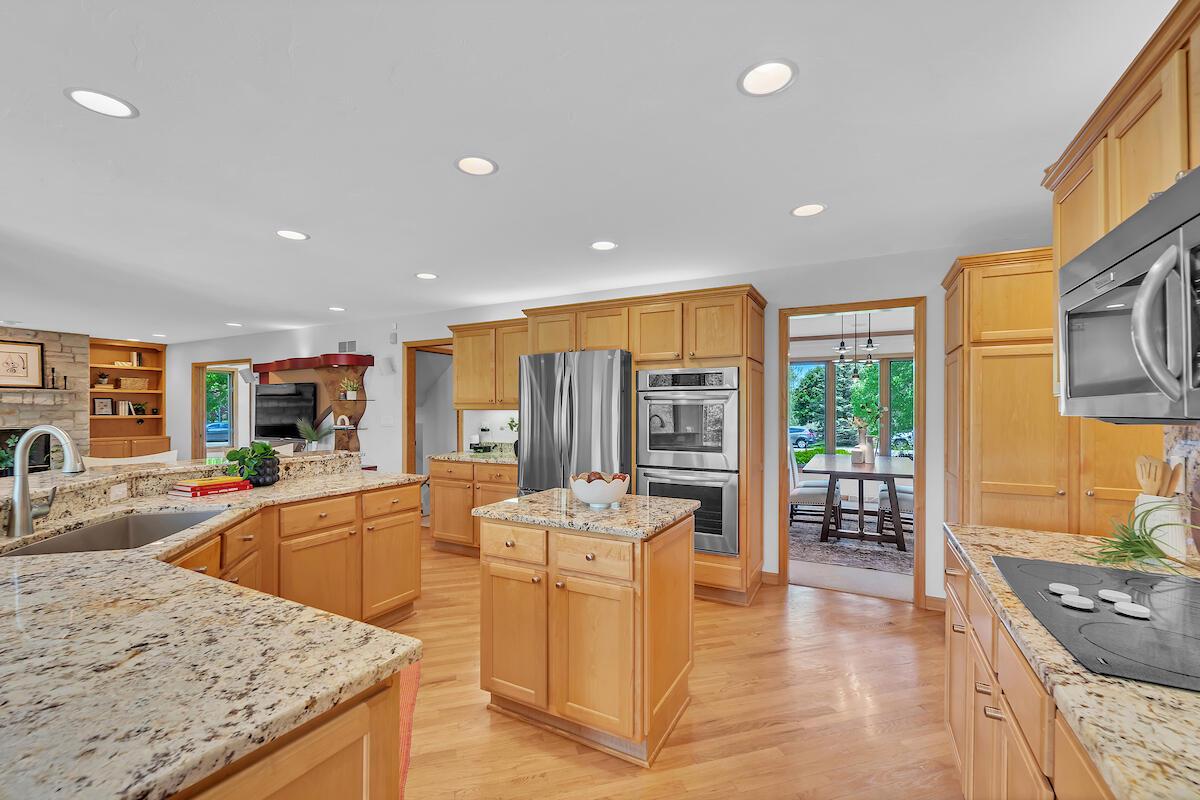 11411 North Carriage COURT