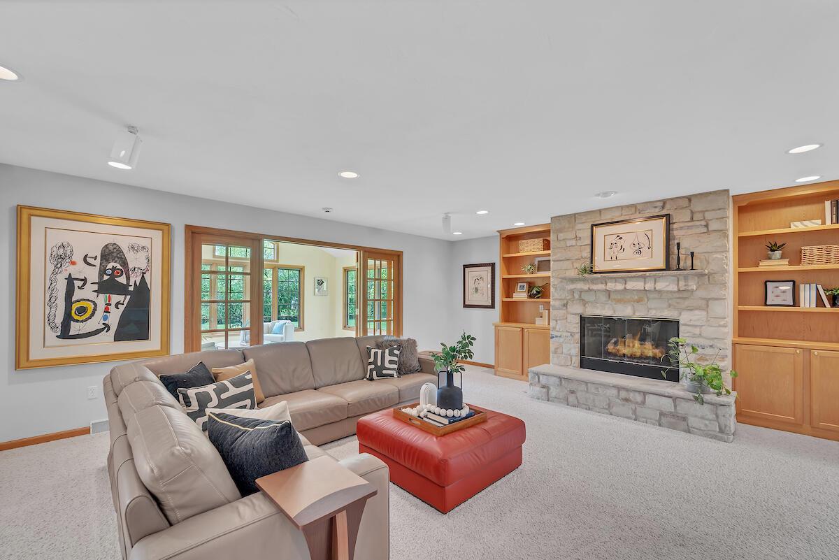 11411 North Carriage COURT