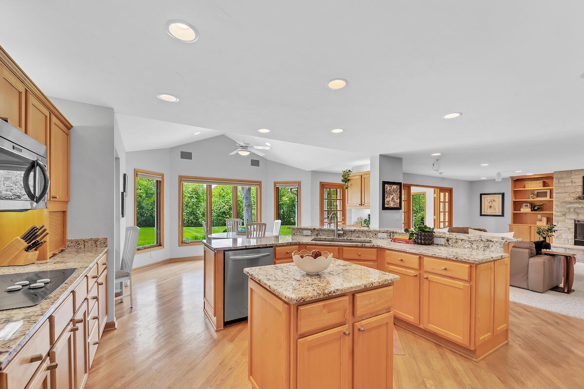 11411 North Carriage COURT