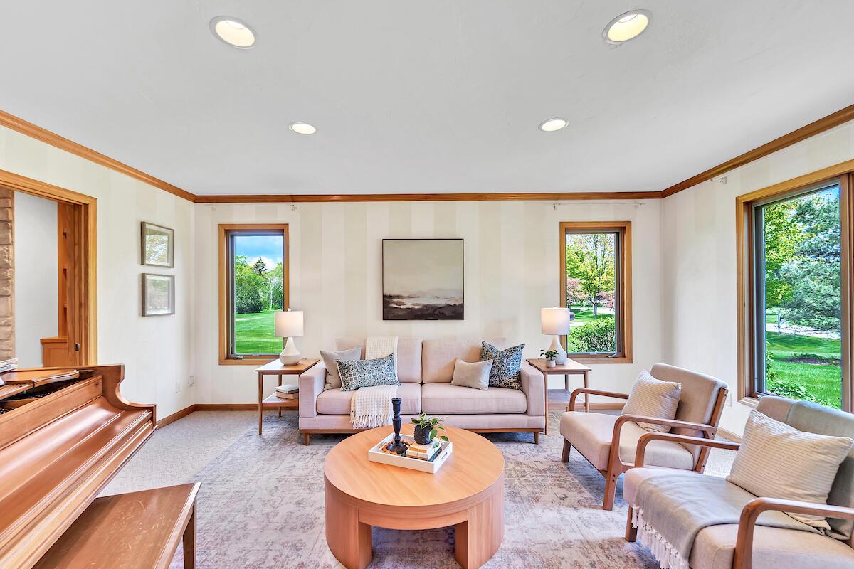 11411 North Carriage COURT