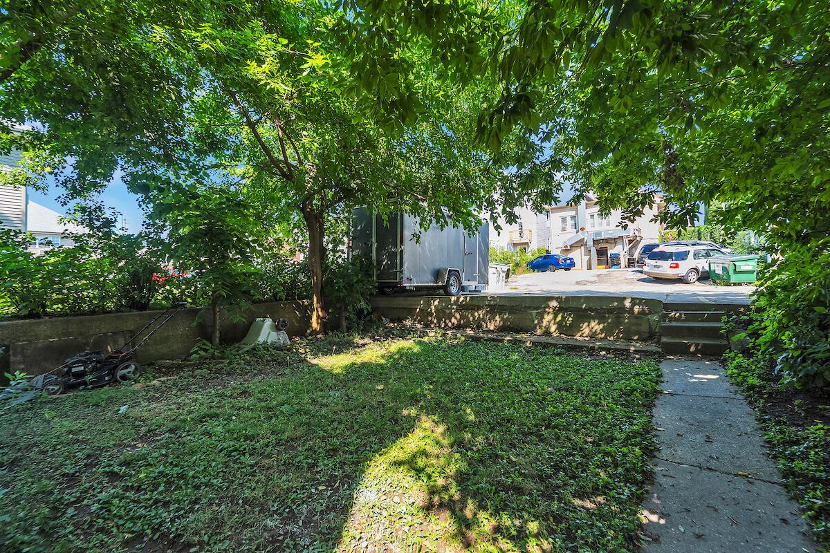 2920 North Bartlett AVENUE