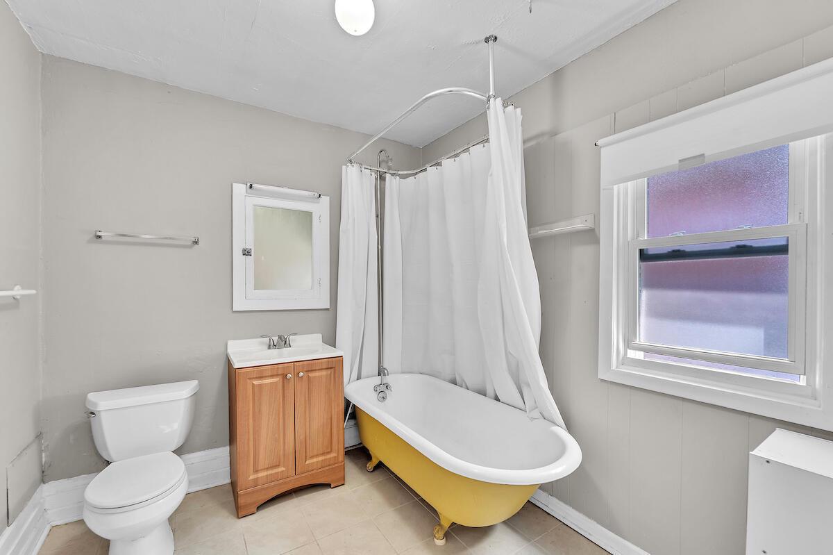 2920 North Bartlett AVENUE