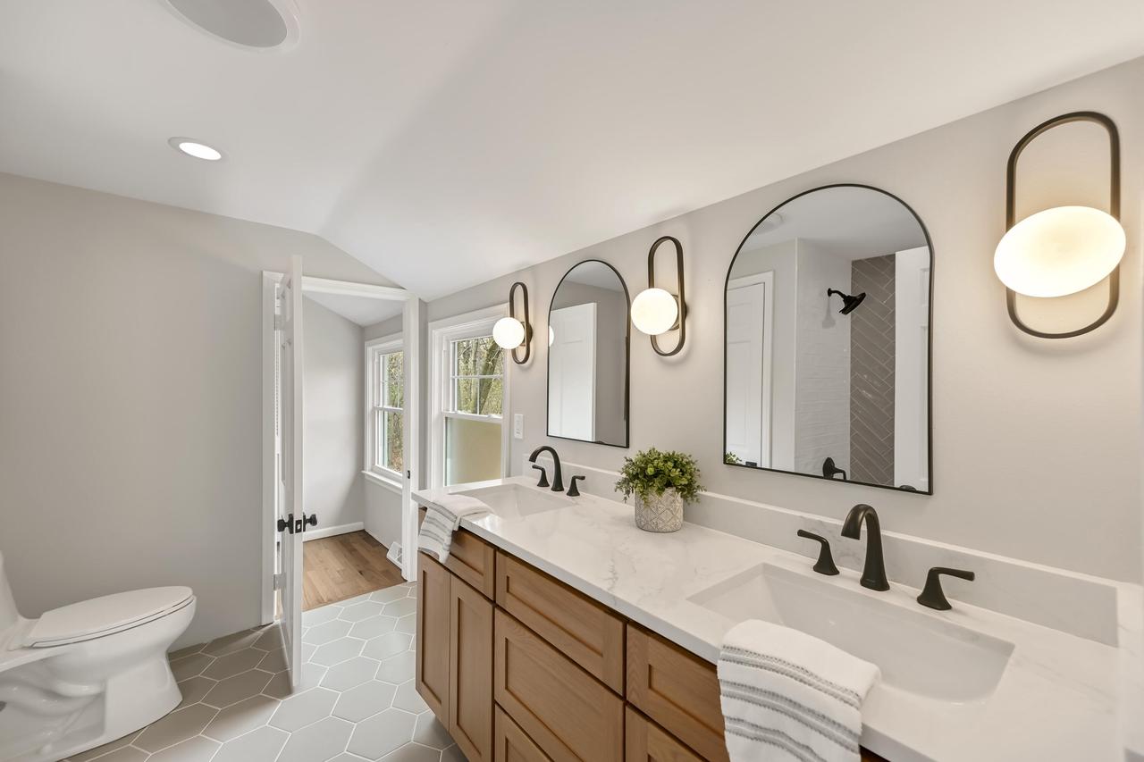 10525 North Fairway LANE