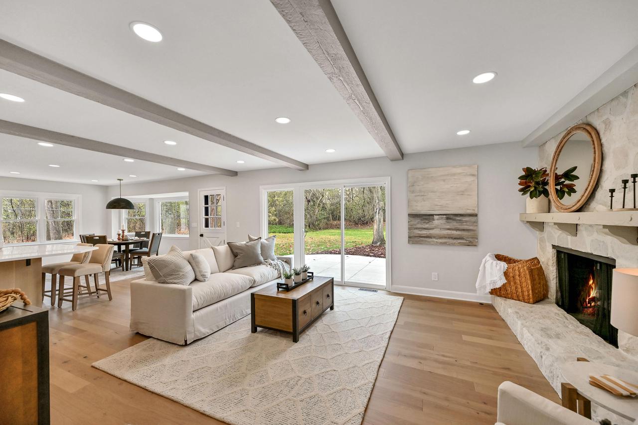 10525 North Fairway LANE