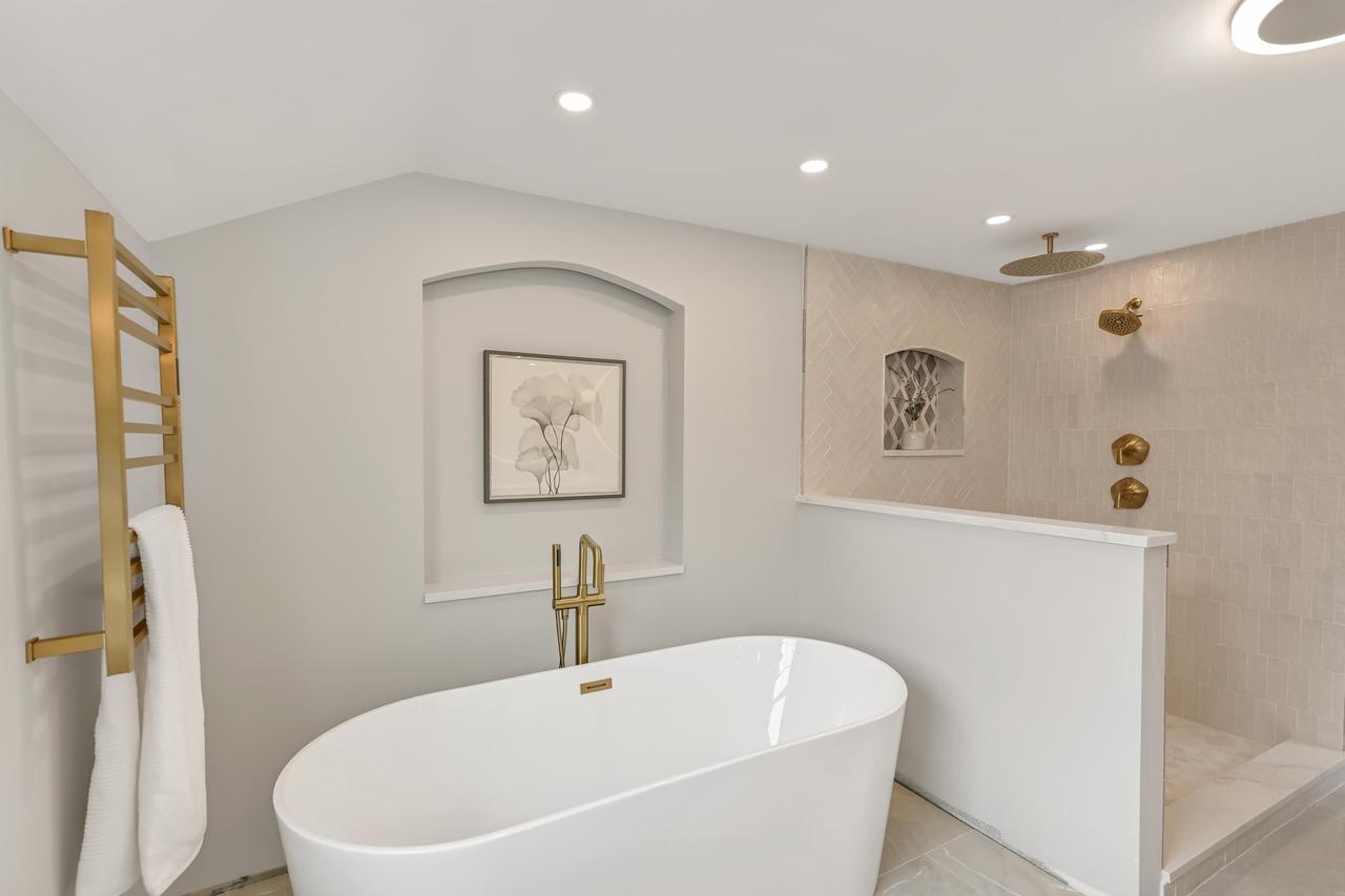 10525 North Fairway LANE