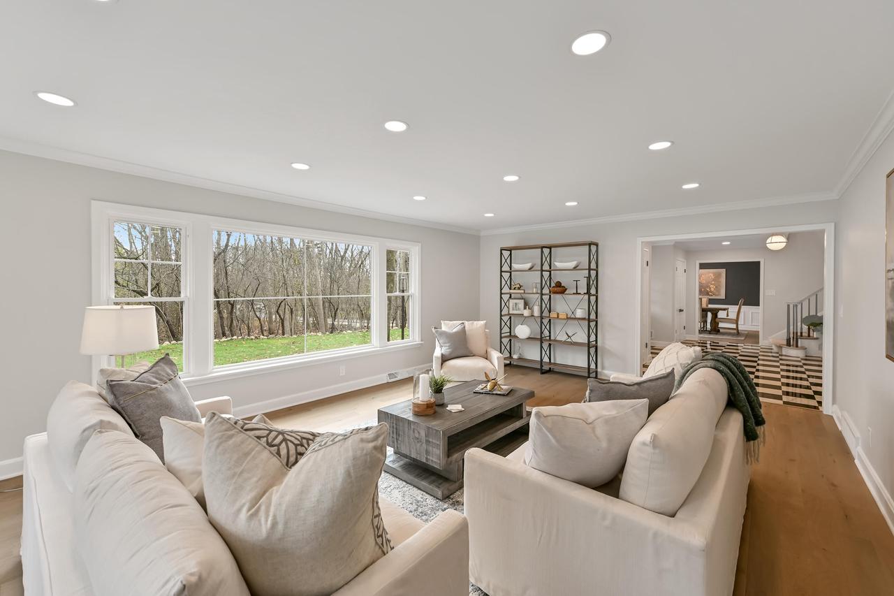 10525 North Fairway LANE