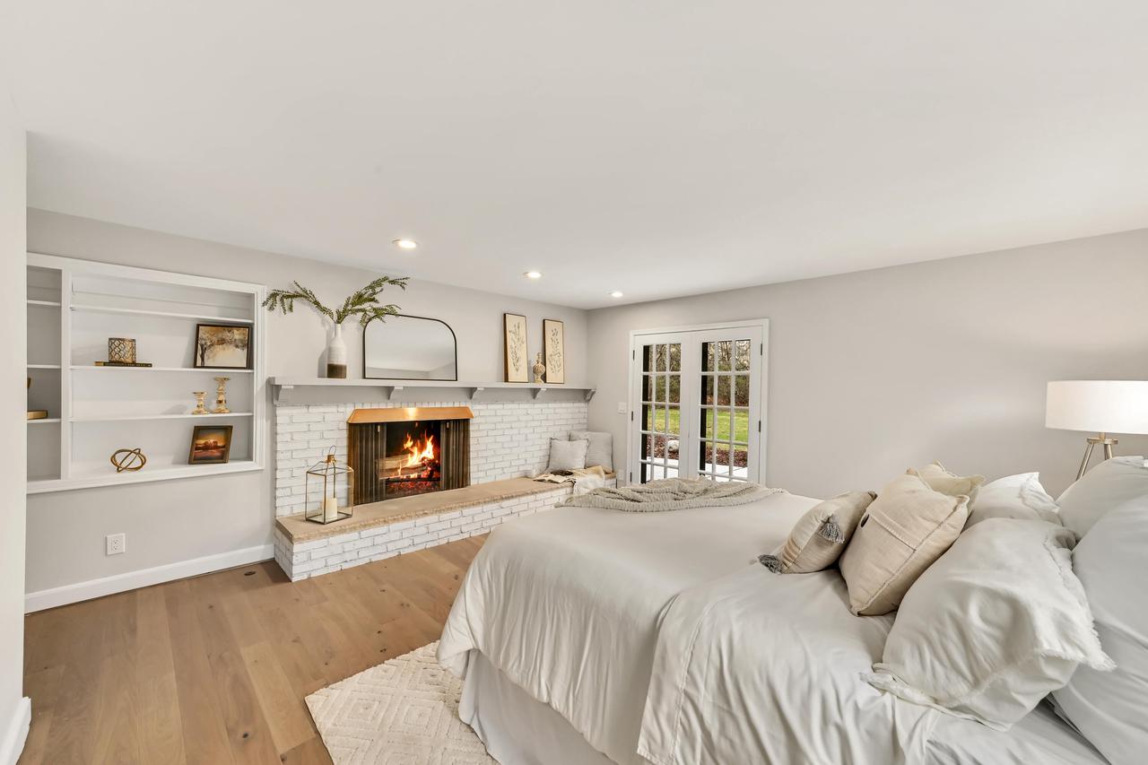 10525 North Fairway LANE