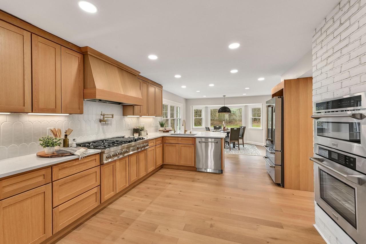 10525 North Fairway LANE