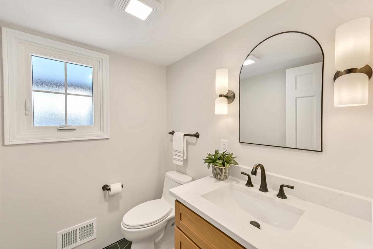 10525 North Fairway LANE