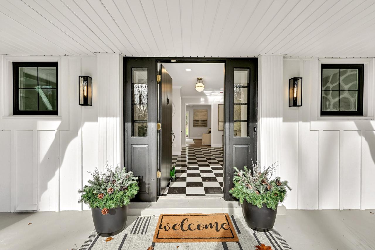 10525 North Fairway LANE