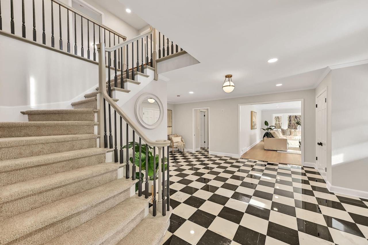 10525 North Fairway LANE