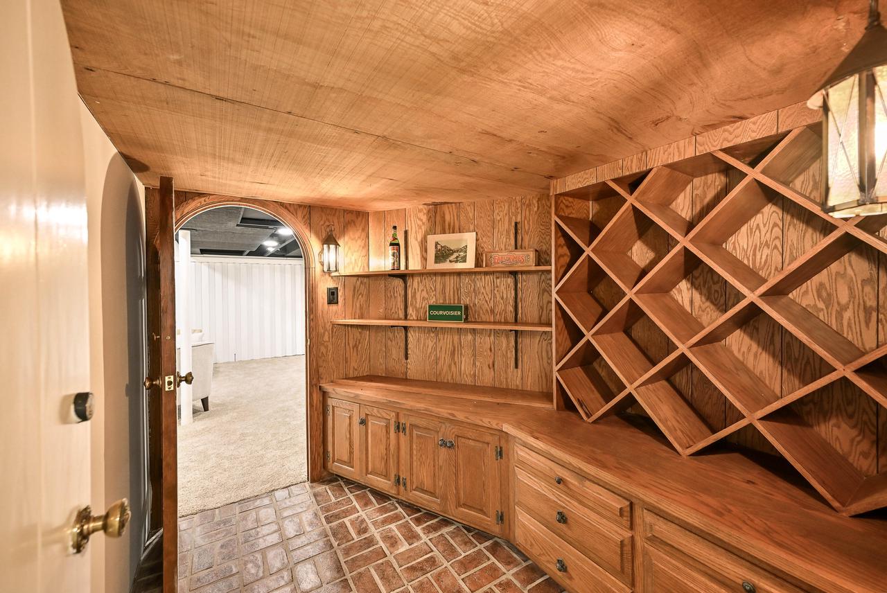 10525 North Fairway LANE