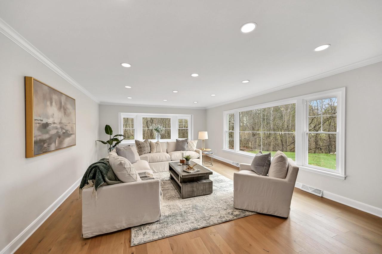 10525 North Fairway LANE