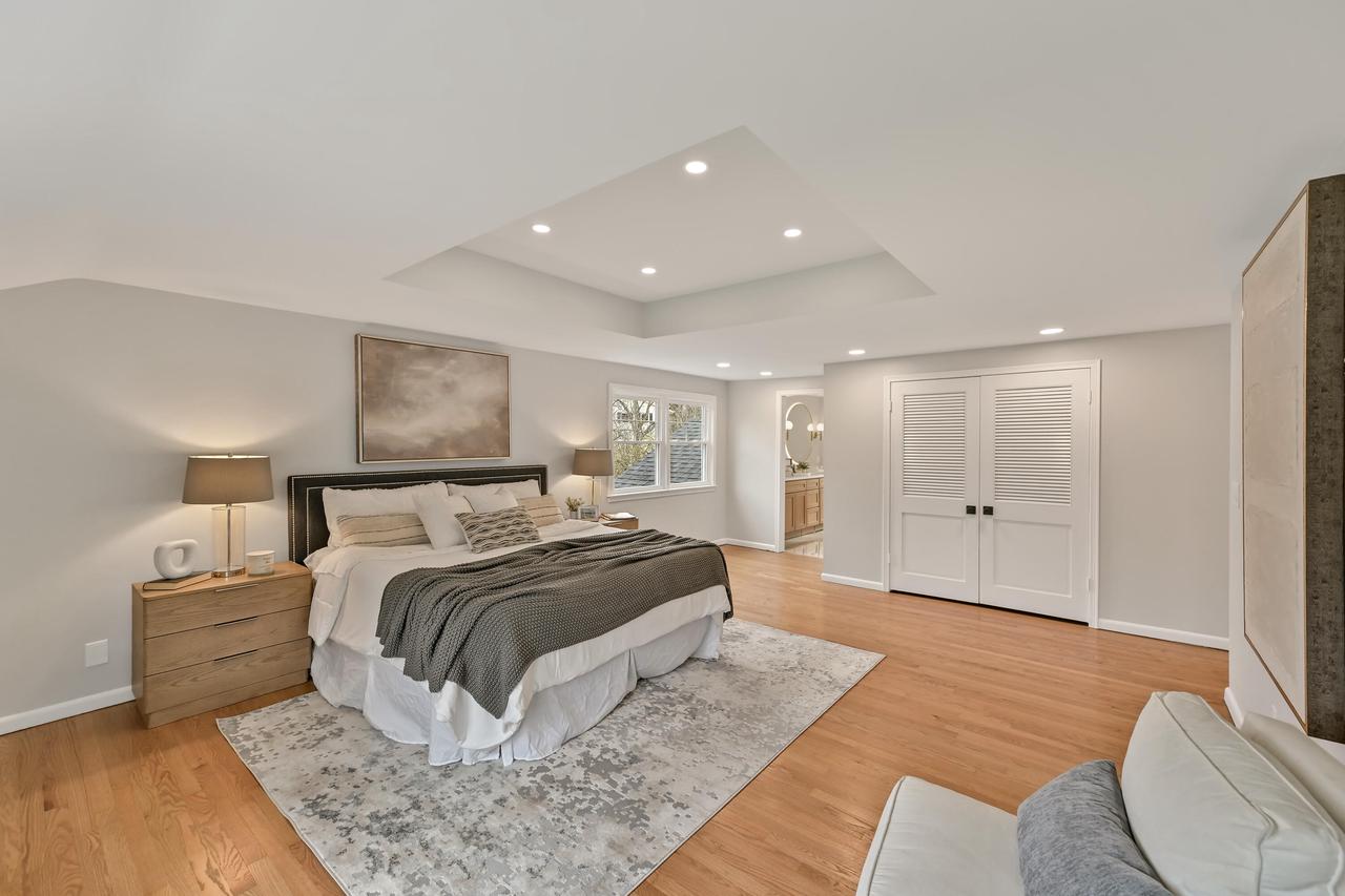 10525 North Fairway LANE