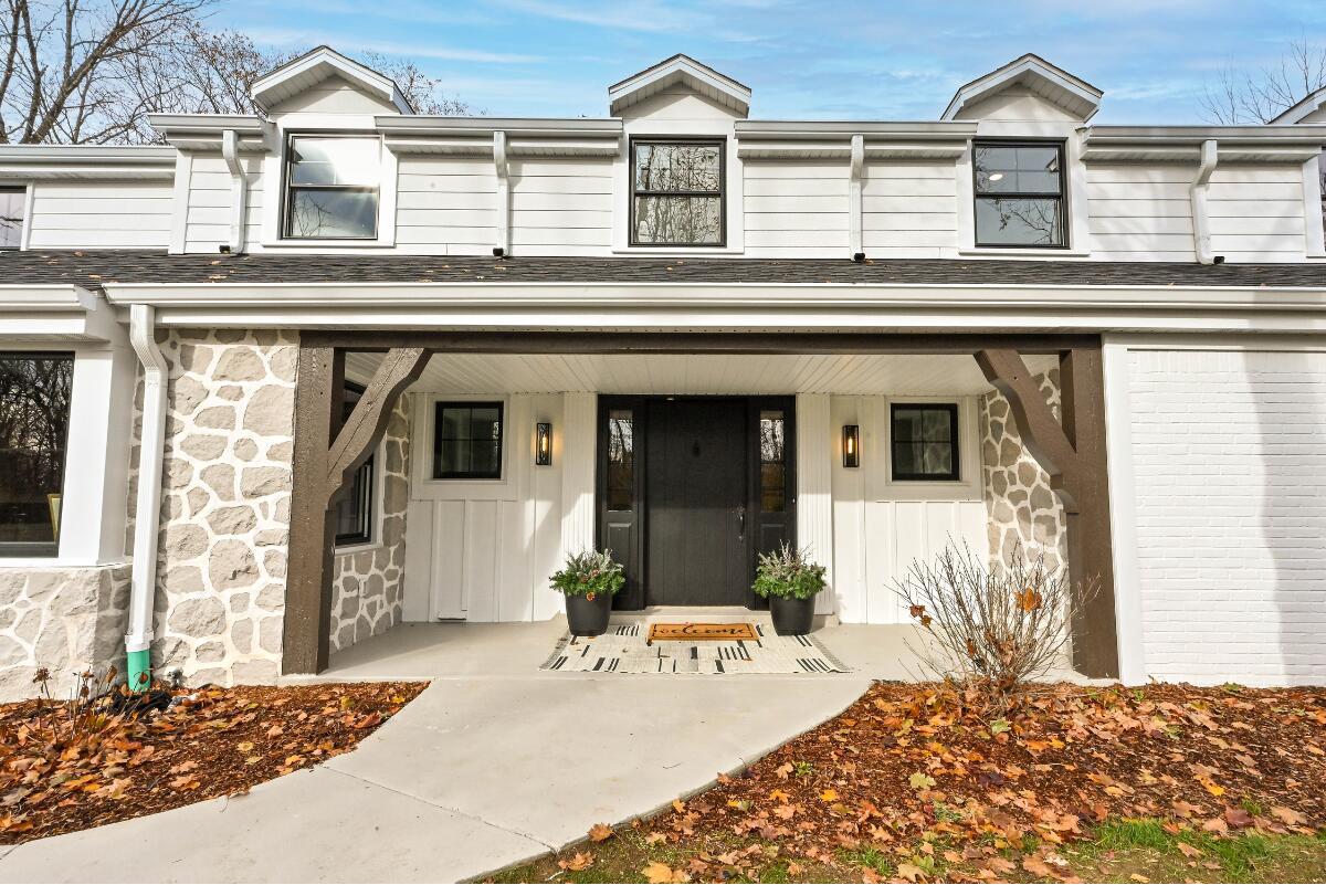 10525 North Fairway LANE