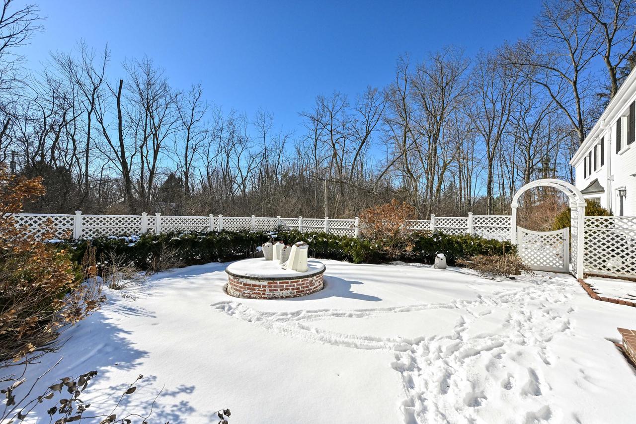 2305 West County Line ROAD