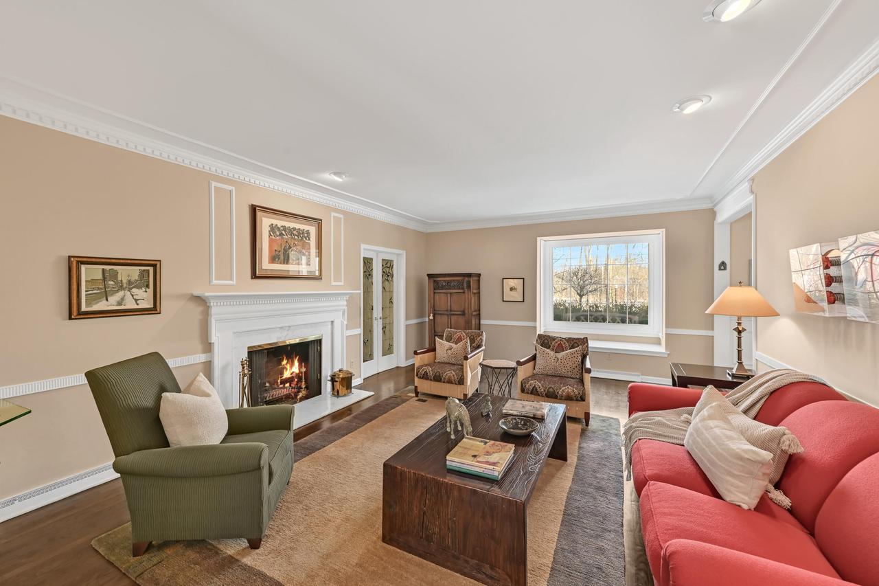 2305 West County Line ROAD