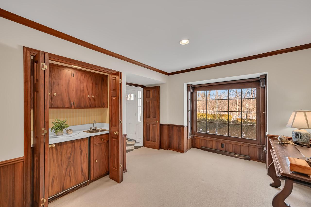 2305 West County Line ROAD