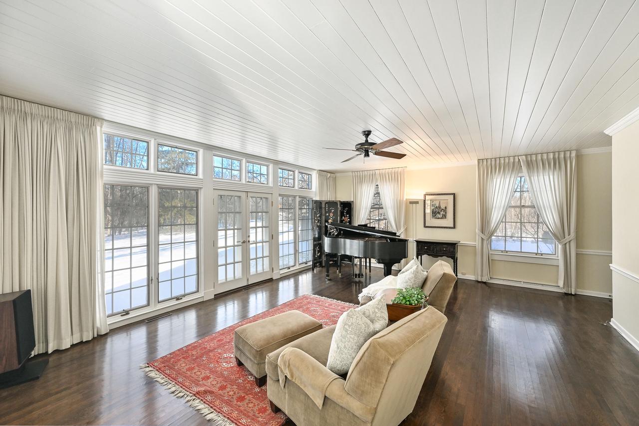 2305 West County Line ROAD