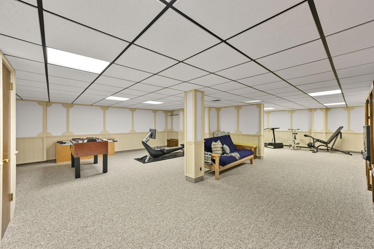 2305 West County Line ROAD