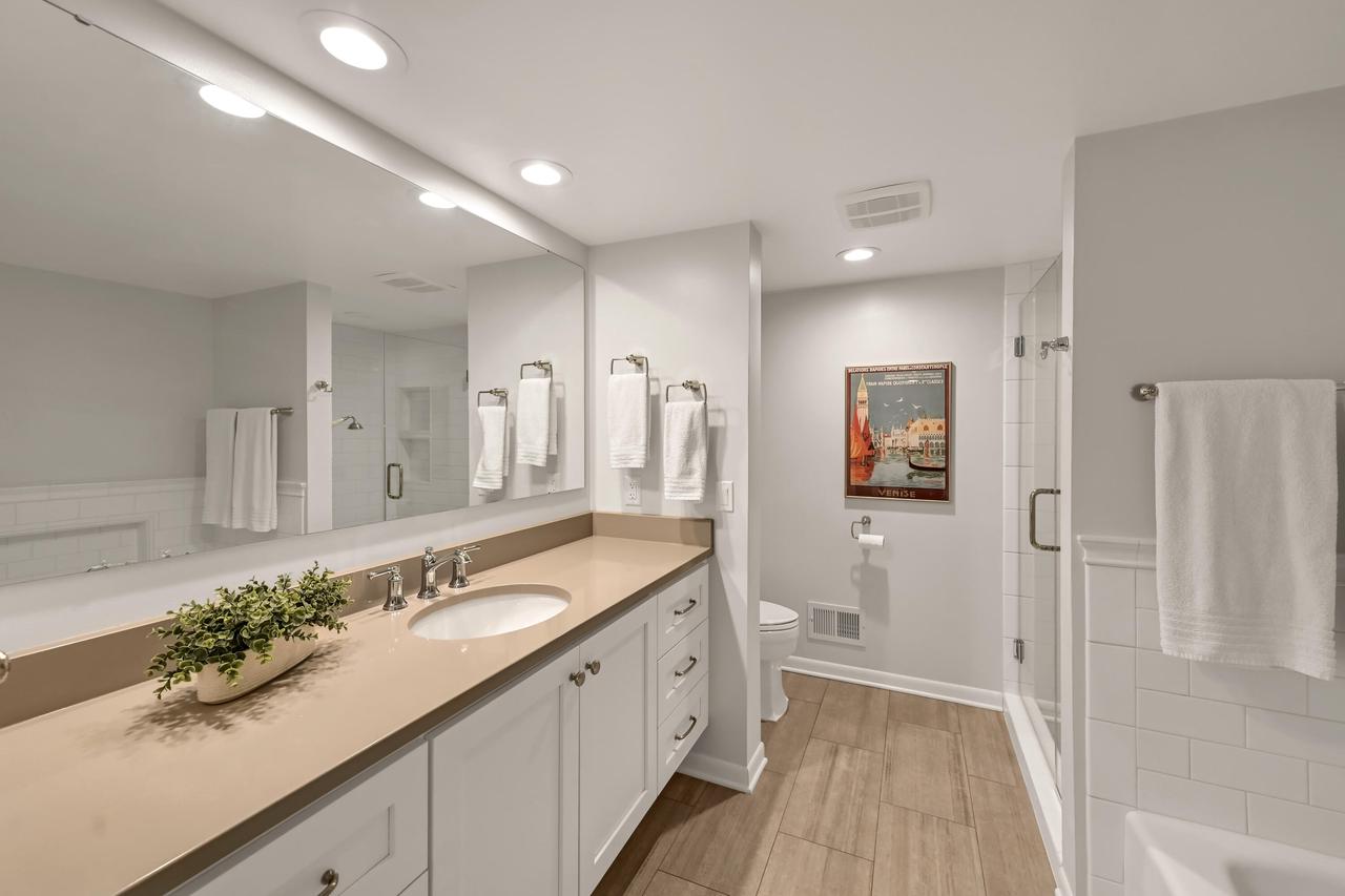 2305 West County Line ROAD