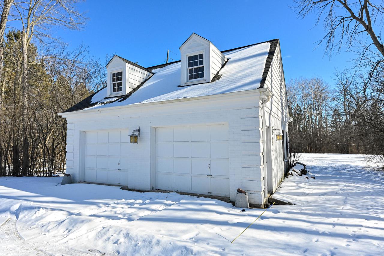 2305 West County Line ROAD